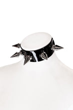 Load image into Gallery viewer, Thorn Spike Choker - Patent