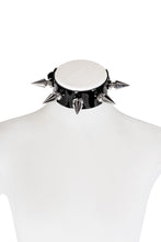 Load image into Gallery viewer, Thorn Spike Choker - Patent